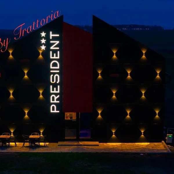 PRESIDENT by Trattoria，位于Roşiori de Vede的酒店