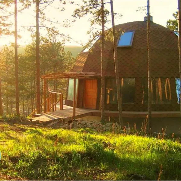 The Forest Sea Dome，位于瓦尔纳的酒店