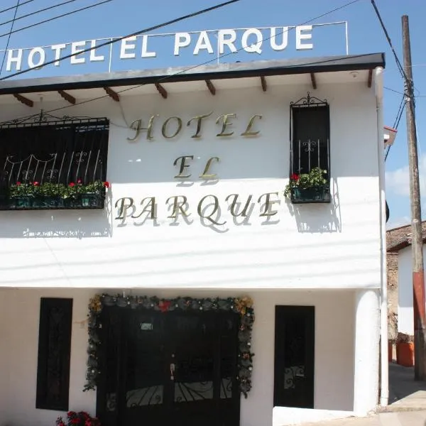Hotel El Parque HR，位于Rincón Santo的酒店