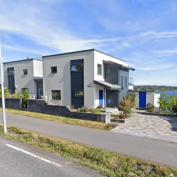 Sommerhus ved sjøen，位于Var的酒店