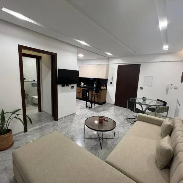 Cozy apartment in la soukra，位于La Soukra的酒店