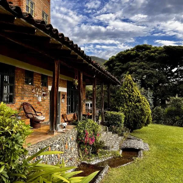 Piedechinche Ventanas Parapente - Bed and Breakfast Premium，位于El Cerrito的酒店