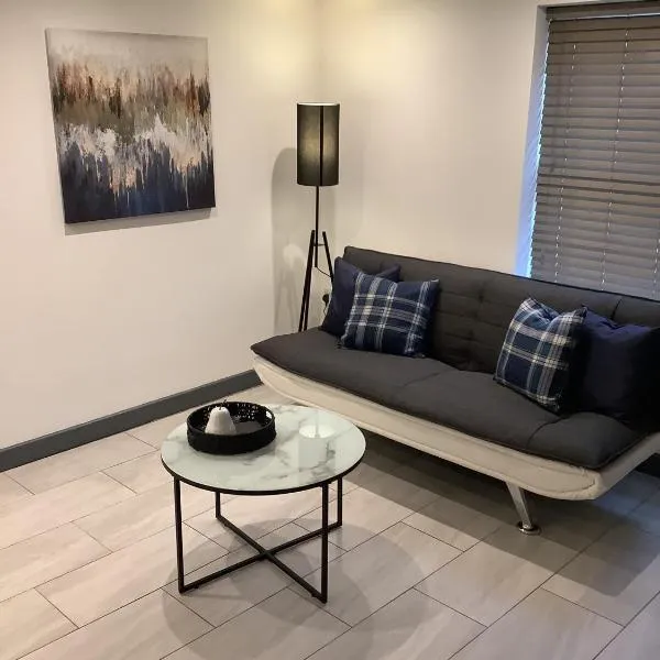 Modern 2 Bed Apartment in Bicester Town Centre，位于比斯特的酒店