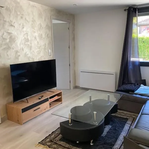 Charmant appartement Entre lacs et montagnes !，位于Culoz的酒店