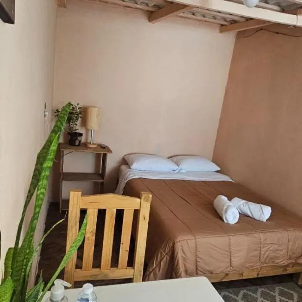 Hostal Casa Amarilla Tecámac，位于Laja的酒店