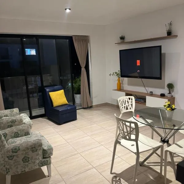 Lindo Departamento con Terraza Vista al Mar，位于皮门特尔的酒店