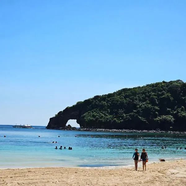 Evelyn's Azure Escapes at Boracay Newcoast，位于长滩岛的酒店