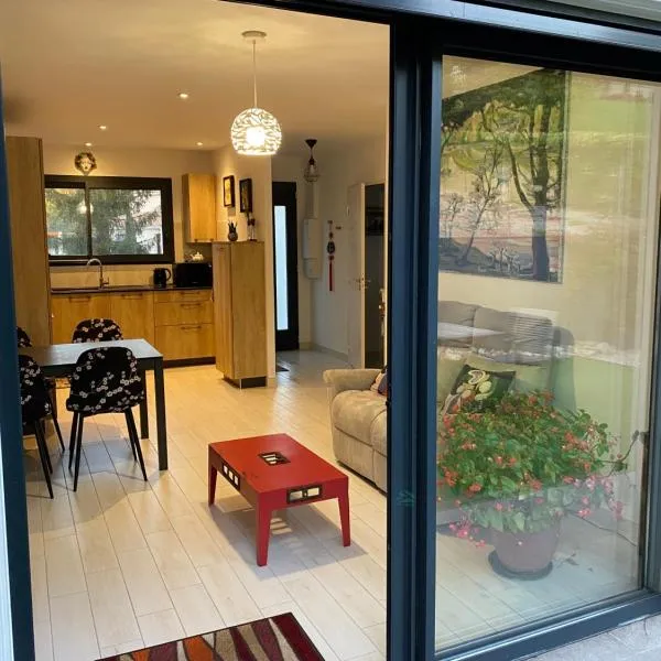Maison moderne vue sur Albi，位于Puygouzon的酒店