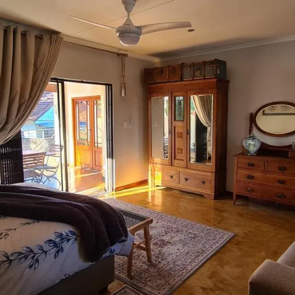 Upstairs R-2 Self-Catering Unit，位于白河的酒店