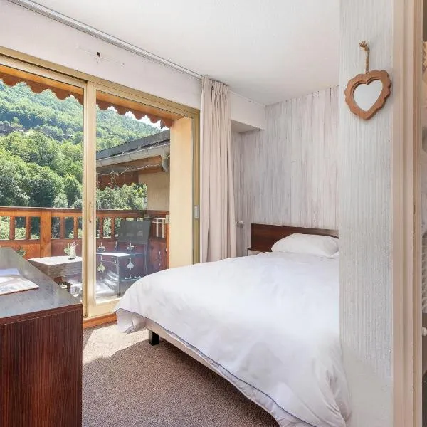 Hôtel les Bains，位于布里德莱班的酒店