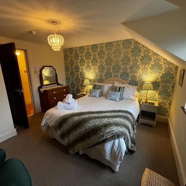 Dovera, private parking included, Bowness on Windermere，位于鲍内斯温德米尔的酒店