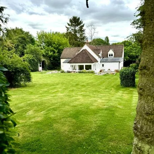 Perfect country cottage retreat!，位于Fyfield的酒店