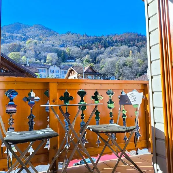 T2 tout confort avec balcon au calme entre lac et montagne，位于Brizon的酒店