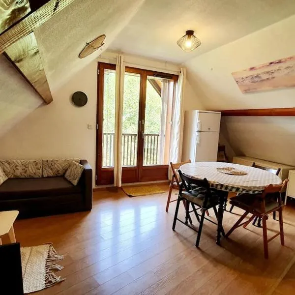 Bel appartement T2 cabine，位于卢登维耶尔的酒店