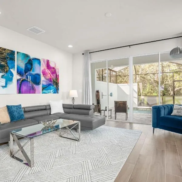 Upstay - Modern Family Home w Private Pool，位于克莱蒙的酒店