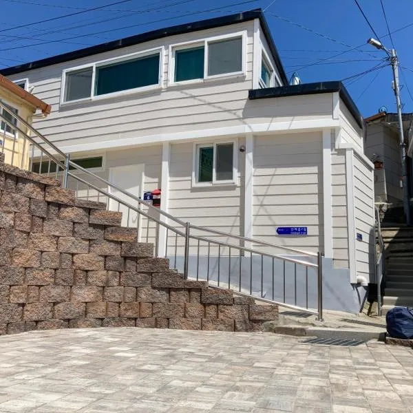 Donghae ocean house，位于东海市的酒店