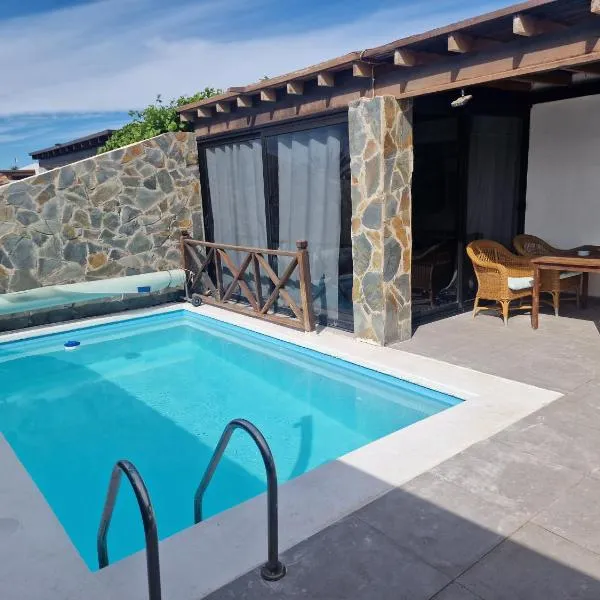 villa martha，位于亚伊萨的酒店