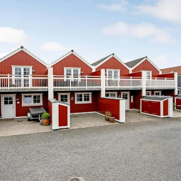 Three-Bedroom Holiday Home In Blavand，位于布拉万德的酒店