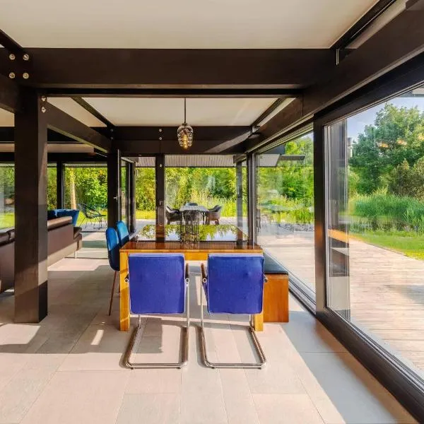 HUF Haus - Moderne trifft Handwerkskunst，位于瓦伦的酒店