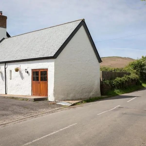Broadway Farm Holiday Barn with hot tub，位于斯旺西的酒店