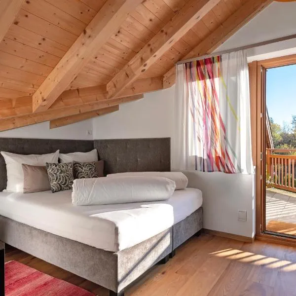 Residence Skutial Santner Deluxe，位于卡斯特尔罗托的酒店