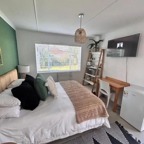 Bottlebrush Guest Suite - close to Greenacres Hospital, Free WiFi, Parking, private，位于Gqeberha的酒店