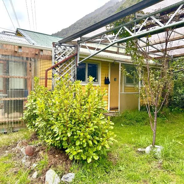 Alpine House, Holiday Home, Sleeps 6, Super Cosy, 4 beds，位于Otira的酒店