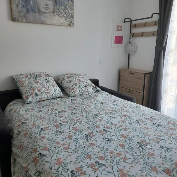 studio indépendant，位于罗什福尔的酒店