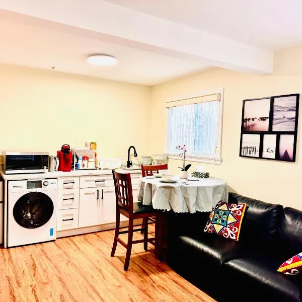 13 Mins to Downtown-Free Parking near Joyce Skytrain -2 Beds，位于温哥华的酒店