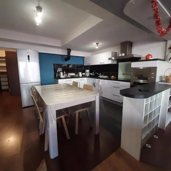 Appartement centre ville pour 6personnes，位于热拉梅的酒店