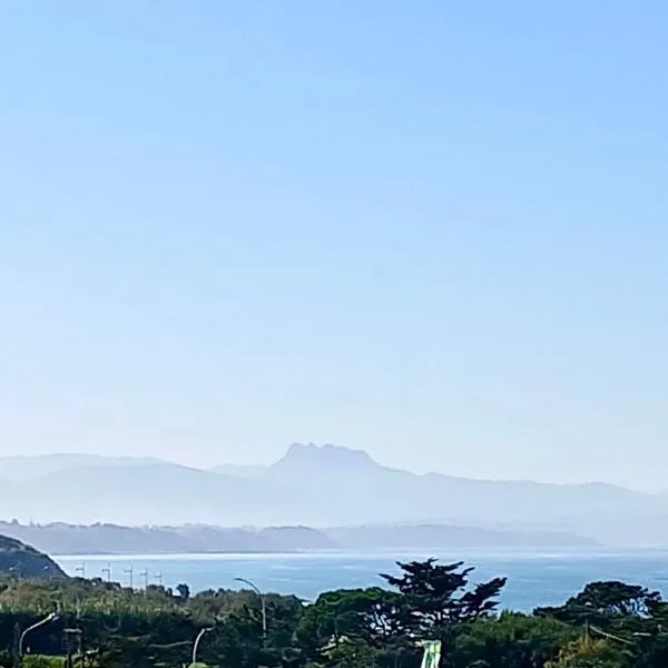 Vue sur mer et plage de Marbella，位于比亚里茨的酒店