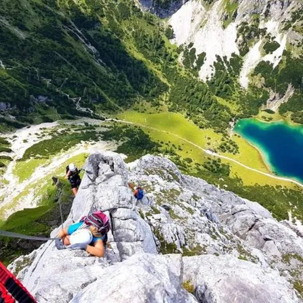 Appartement Gipfelblick- Tiroler Zugspitze Arena in Biberwier，位于比伯维尔的酒店