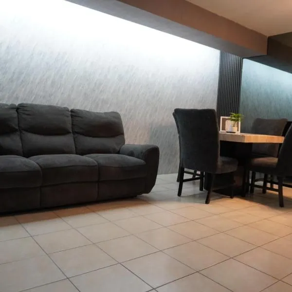 casa Apodaca cerca del aeropuerto，位于蒙特雷的酒店