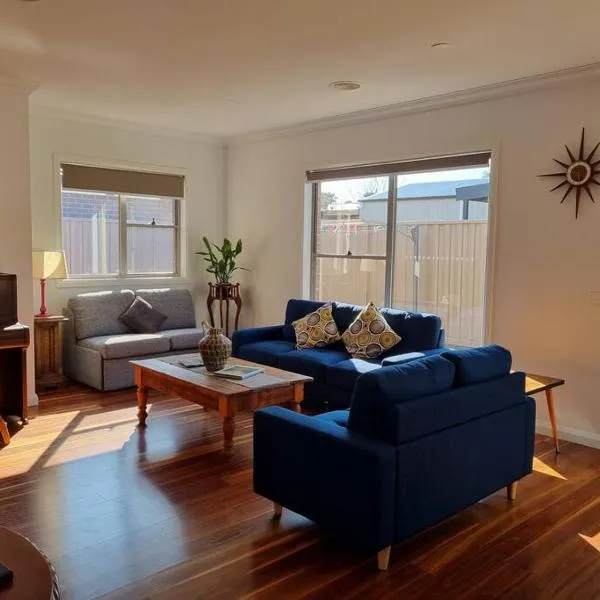 2 bedroom house Central Nagambie sleeps 5，位于纳甘比的酒店