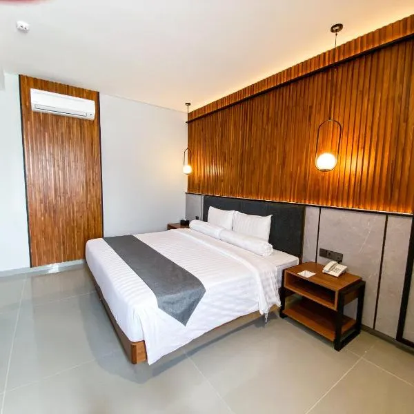 Nata Azana Hotel Ngawi，位于Ngawi的酒店