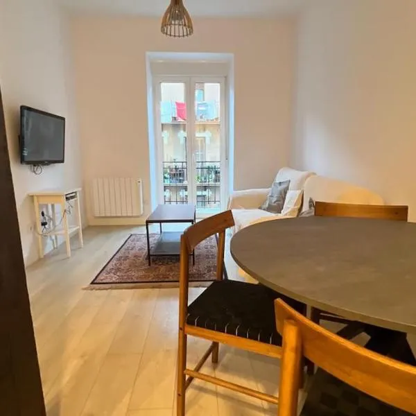 Bonito apartamento en el centro de San Sebastián，位于圣塞瓦斯蒂安的酒店