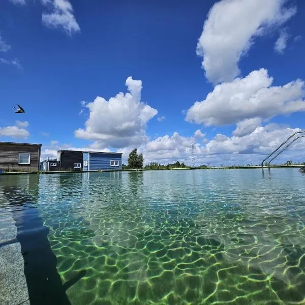 Prima Camping Resort Boddenblick -Stellplätze-Schlaffässer-Tiny Houses in Ostsee Nähe，位于Groß Kordshagen的酒店