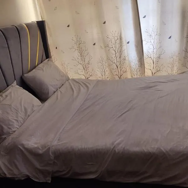 Serenity Studio - Kinoo off Waiyaki Way，位于Rungiri的酒店