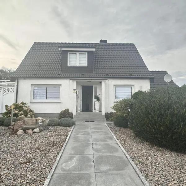 Ferienhaus Achterhus für Familien & Homeoffice，位于拉特考的酒店