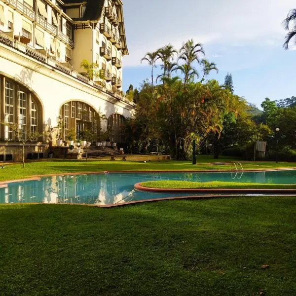 Lofts Luxo Xavishome Palacio Quitandinha Petropolis，位于彼得罗波利斯的酒店