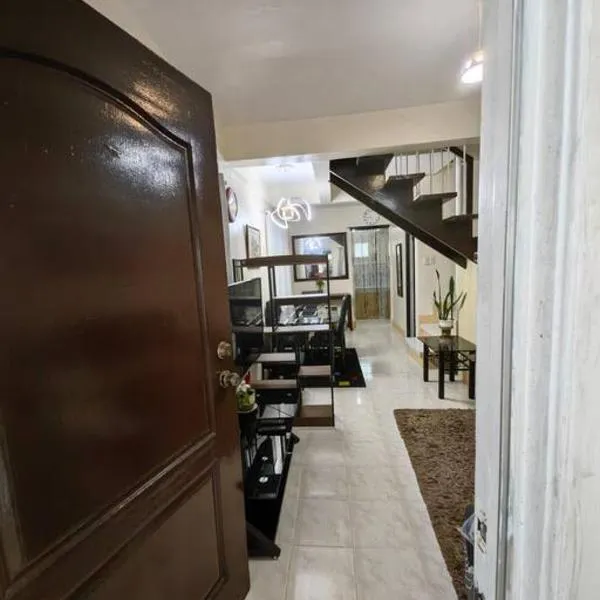 Cozy Townhouse own parking Wi-Fi，位于碧瑶的酒店