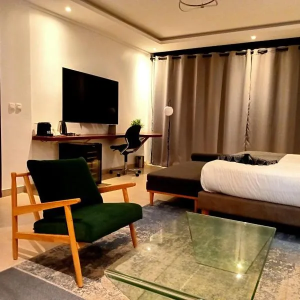 Eat Work and Sleep，位于索蒙的酒店