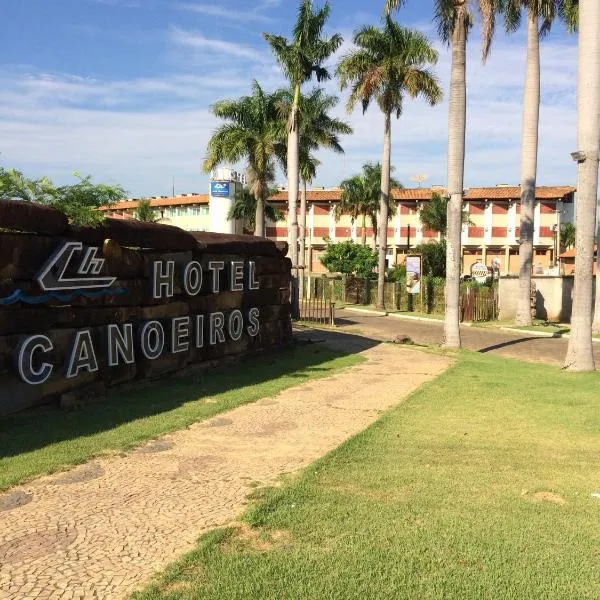 Hotel Canoeiros，位于皮拉波拉的酒店