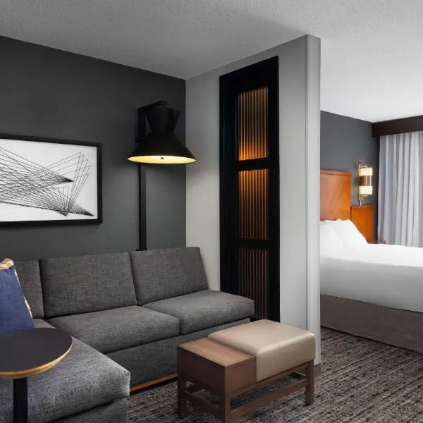 Hyatt Place Dallas North by the Galleria，位于艾迪生的酒店