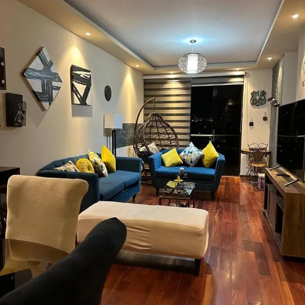 Lujoso departamento en la mejor zona de Cbba，位于科恰班巴的酒店