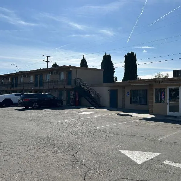 Motel 6 Selma, CA，位于Selma的酒店