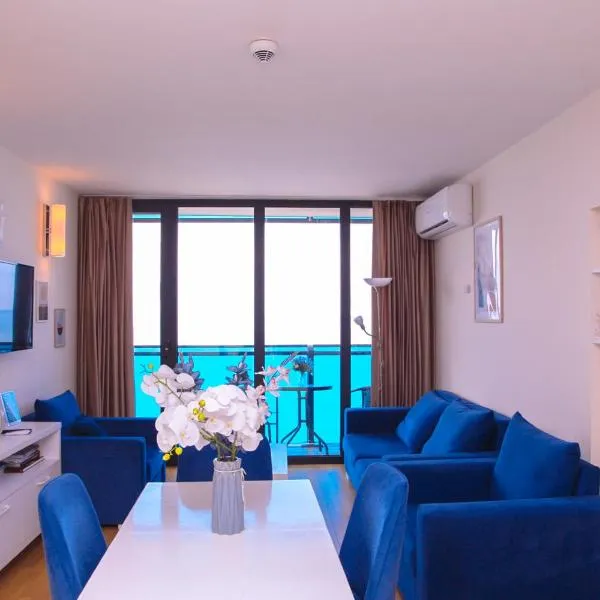 Modern Sea View Aparthotel in Orbi City Batumi，位于巴统的酒店
