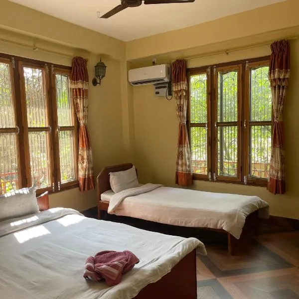 Tara guesthouse - Sauraha,Chitwan，位于索拉哈的酒店