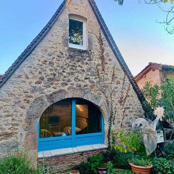 La Terrasse Bleue, havre de paix avec vue sur le Célé, à 15 min de Figeac，位于Corn的酒店