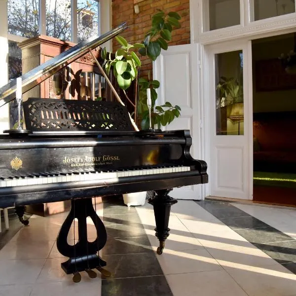 VILLA GIULIETTA BUDAPEST with GARDEN, FREE PARKING，位于布达佩斯的酒店